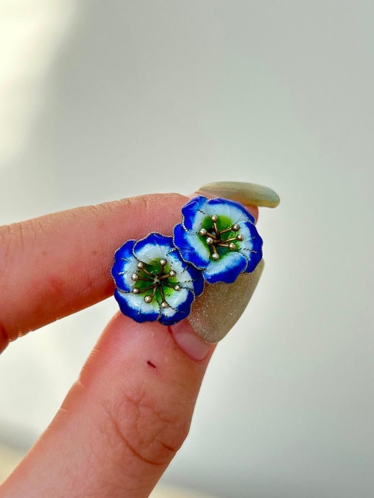 Wonderful Antique Gold and Enamel Flower Ring - 3
