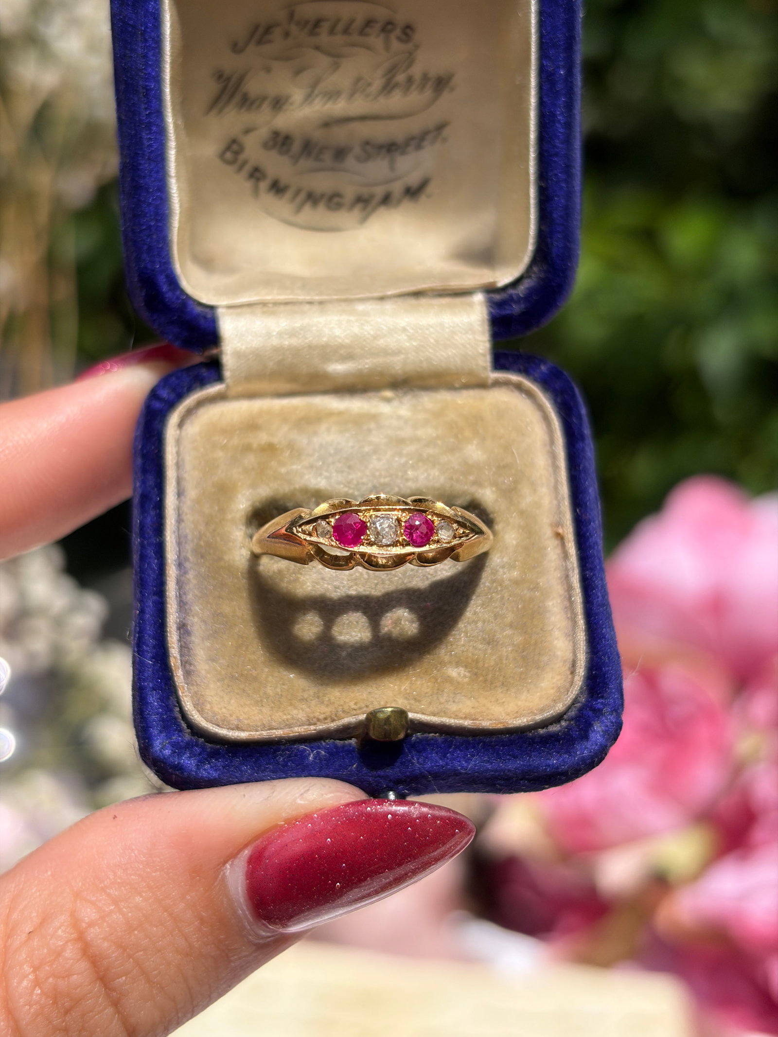 Antique c.1918 18ct Yellow Gold Ruby and Diamond 5 Stone Boat Ring - 2