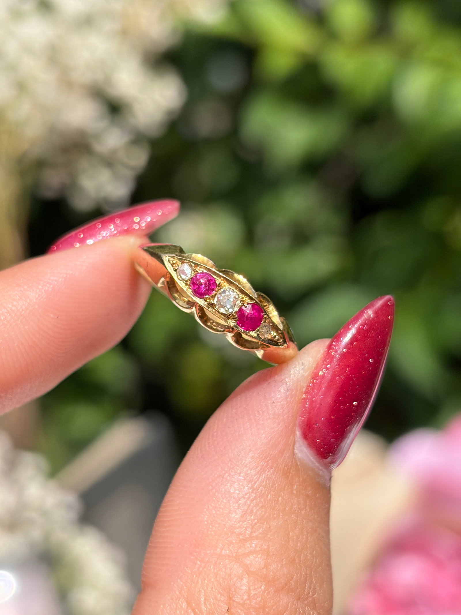 Antique c.1918 18ct Yellow Gold Ruby and Diamond 5 Stone Boat Ring - 3