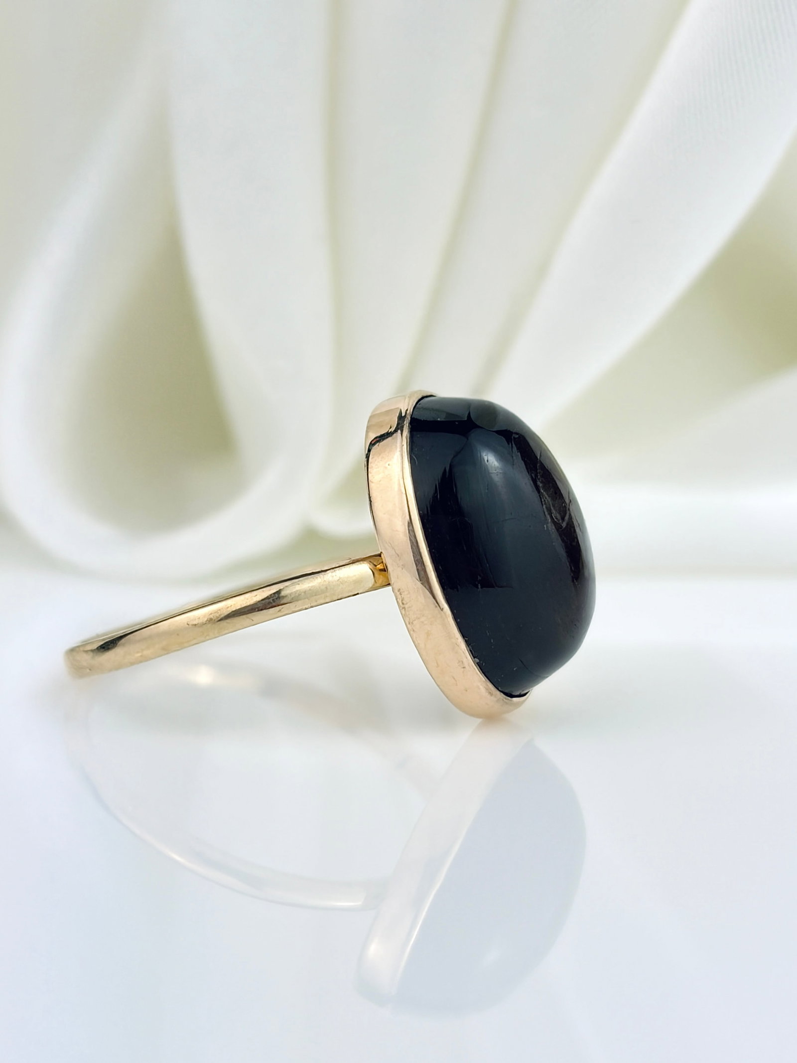 VINTAGE 9CT GOLD CATSEYE LARGE RING - 2