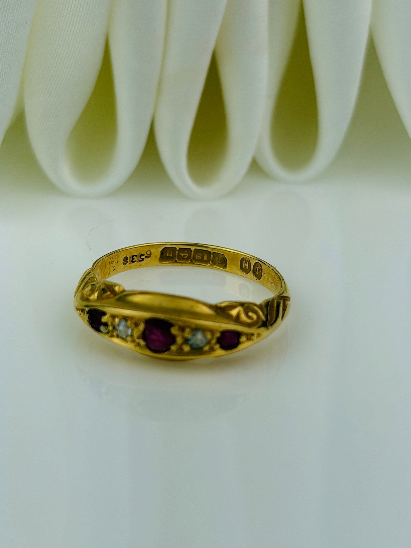 ANTIQUE 18CT YELLOW GOLD RUBY AND DIAMOND 5 STONE SCROLL RING - 4