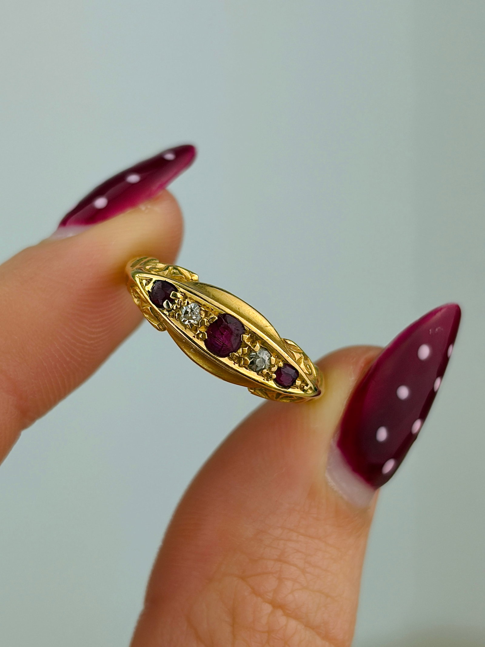 ANTIQUE 18CT YELLOW GOLD RUBY AND DIAMOND 5 STONE SCROLL RING - 5