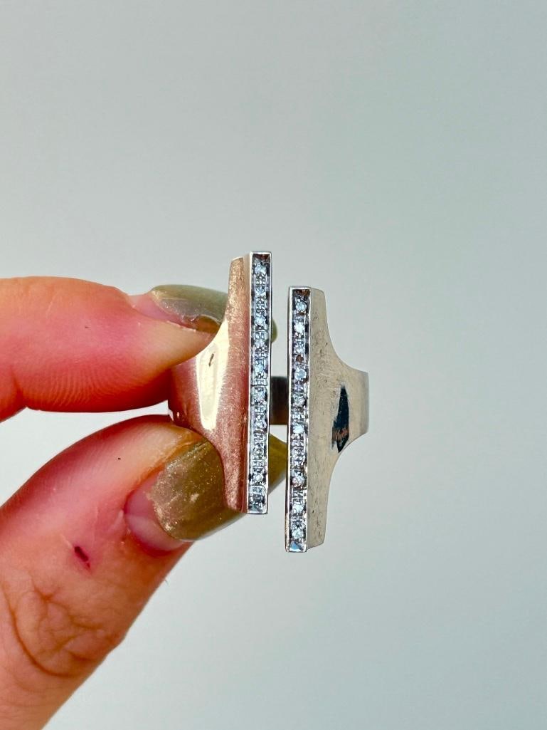 Modernist 18ct White Gold and Diamond Unusual Ring - 4