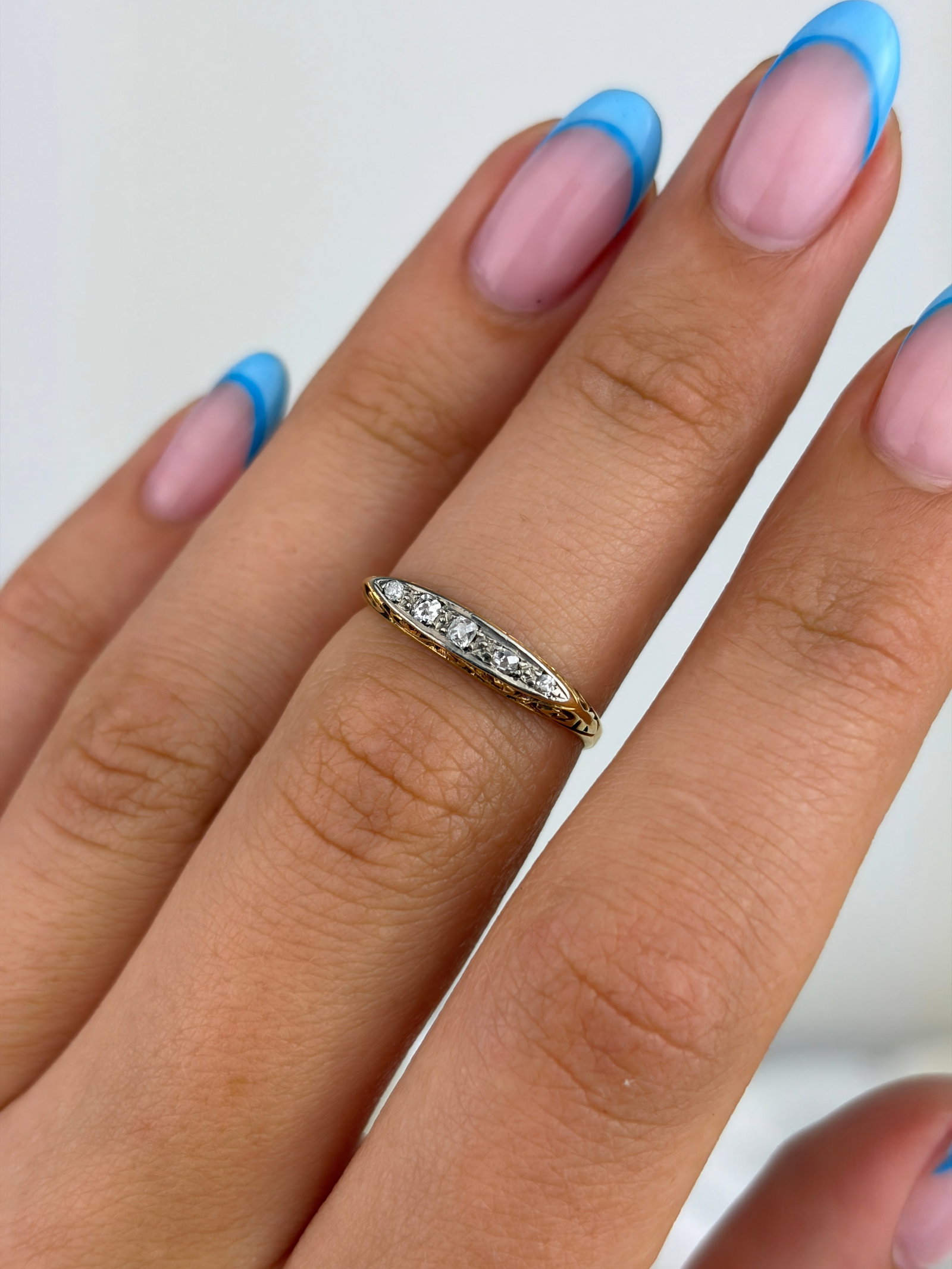 ANTIQUE 18CT YELLOW GOLD DIAMOND 5 STONE BOAT RING - 8