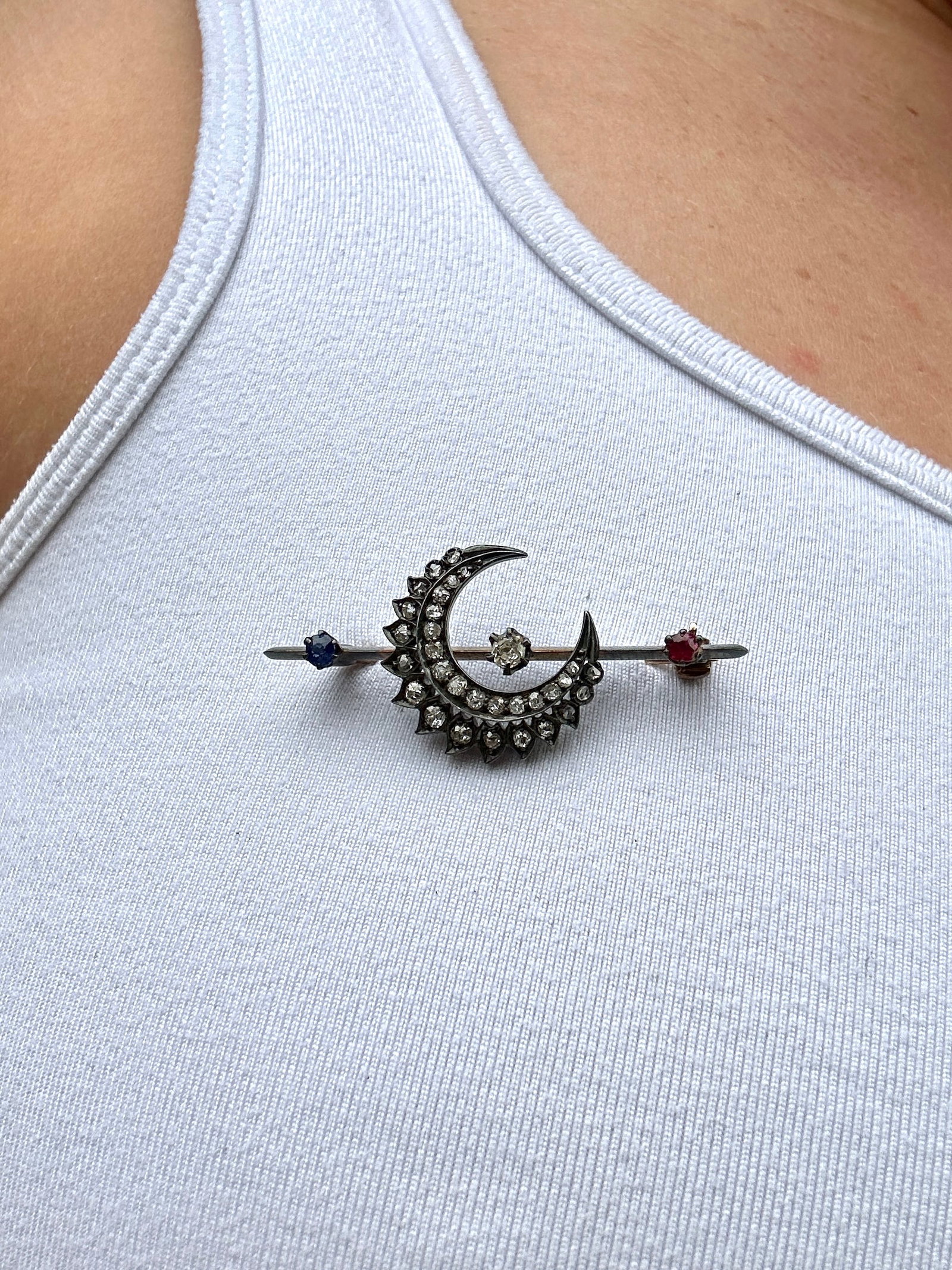 Antique double row diamond crescent brooch with diamond center and ruby and sapphire ends in gold - 8