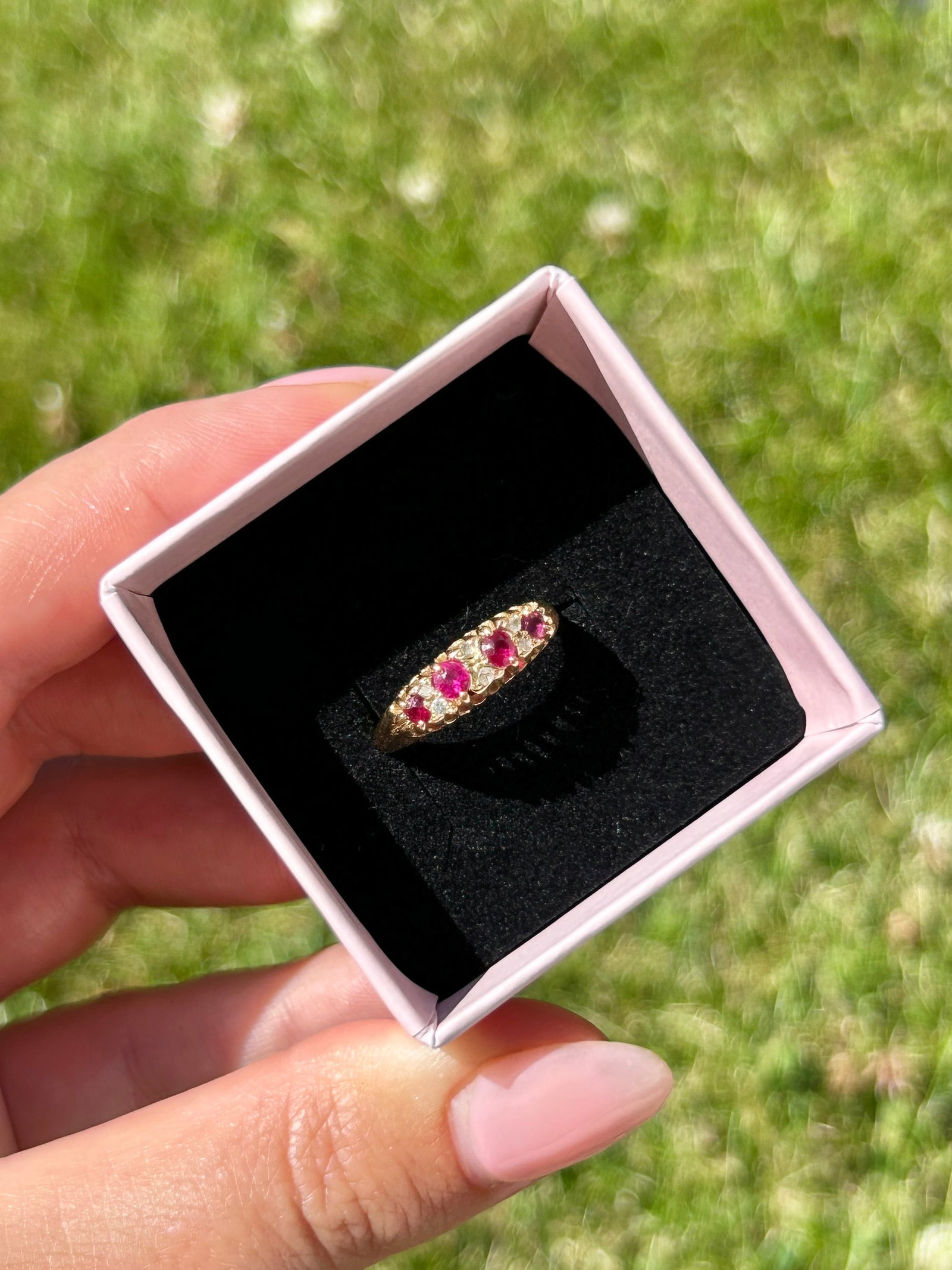 18ct Yellow Gold Ruby And Diamond 5 Stone Ring - 6