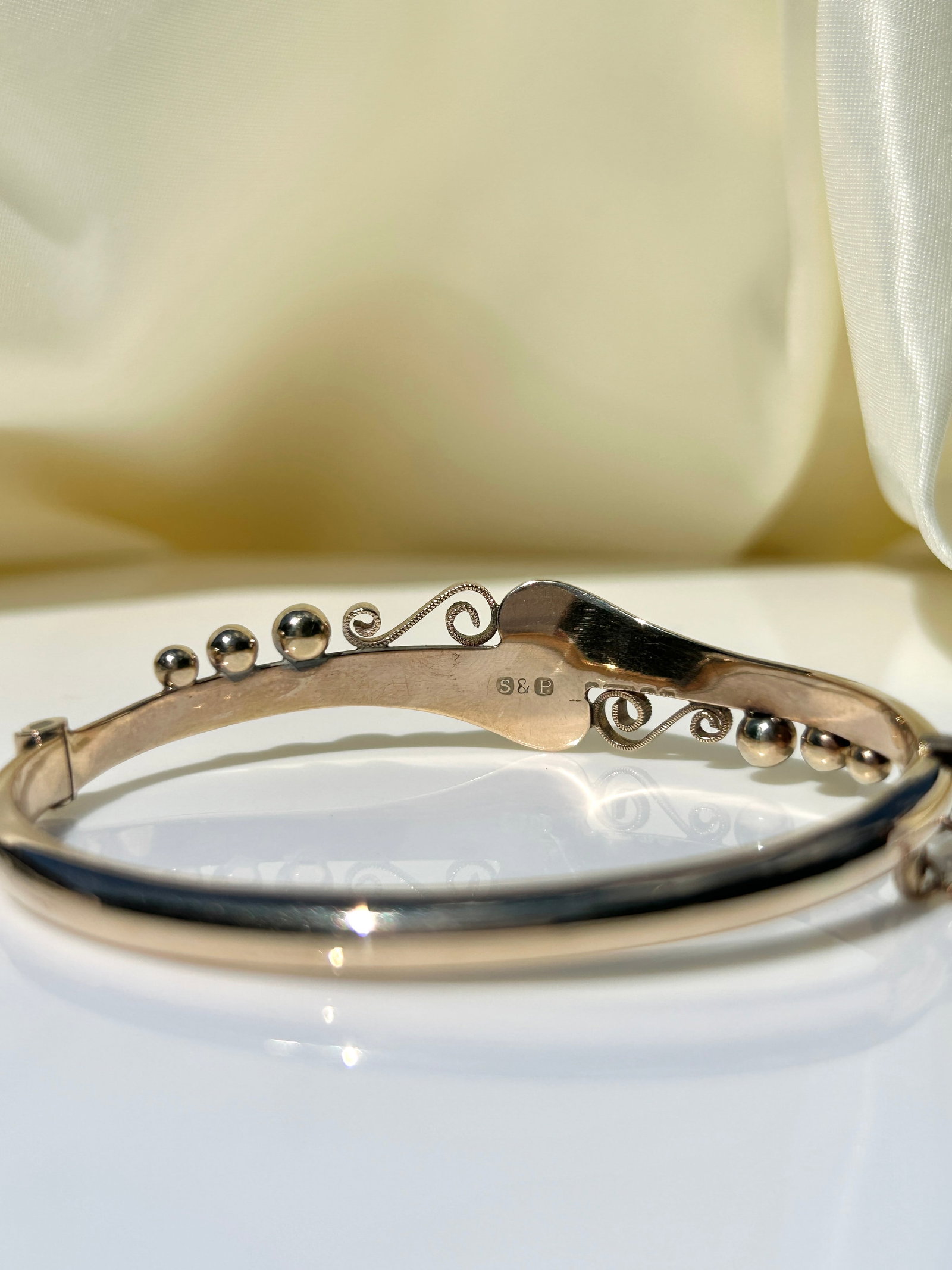 Antique high quality S&P 9ct yellow gold bangle bracelet with safety chain - 3
