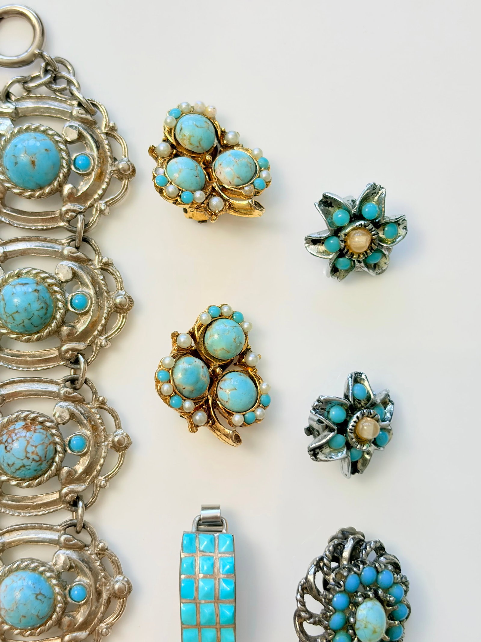 MIXED LOT- VINTAGE TURQUOISE BRACELET, EARRINGS ETC - 3