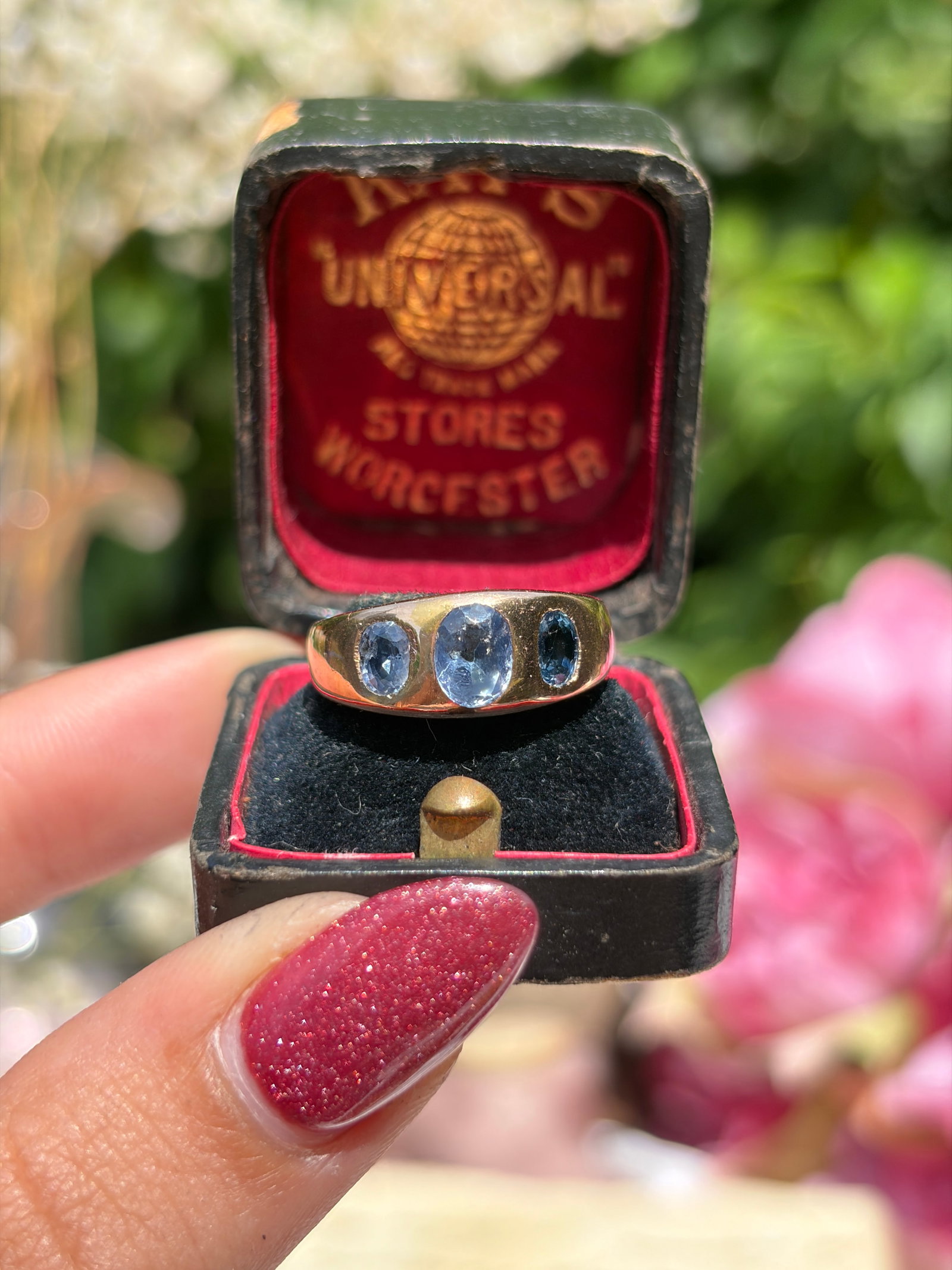 Antique 15ct Yellow Gold Chunky Sapphire 3 Stone Ring - 2