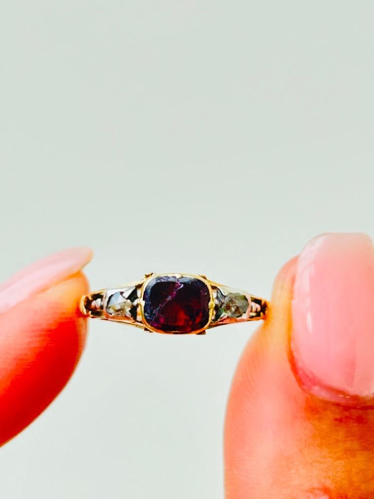 Georgian Era Flat Cut Garnet and Diamond Yellow Gold Ring - 3