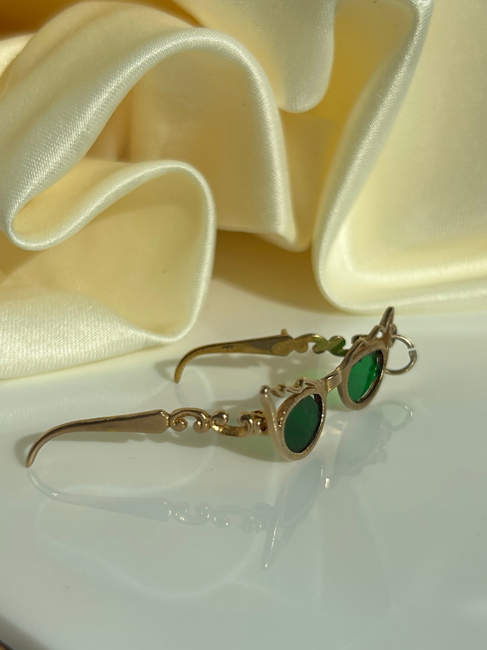 Articulated Sunglasses Charm in 9ct Yellow Gold - 2