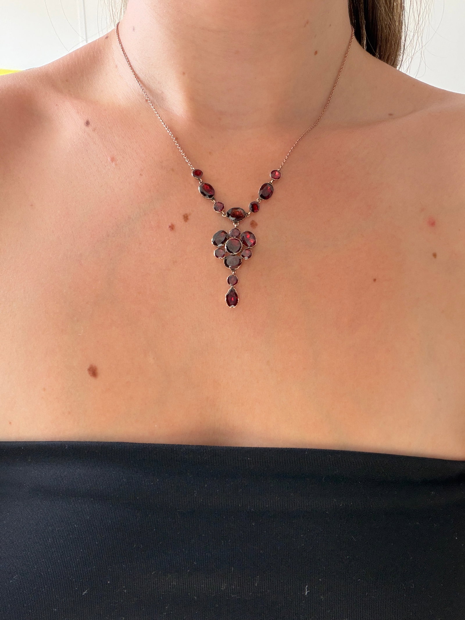 ANTQUE GEORGIAN 9CT GOLD FLAT CUT GARNET NECKLACE - 7