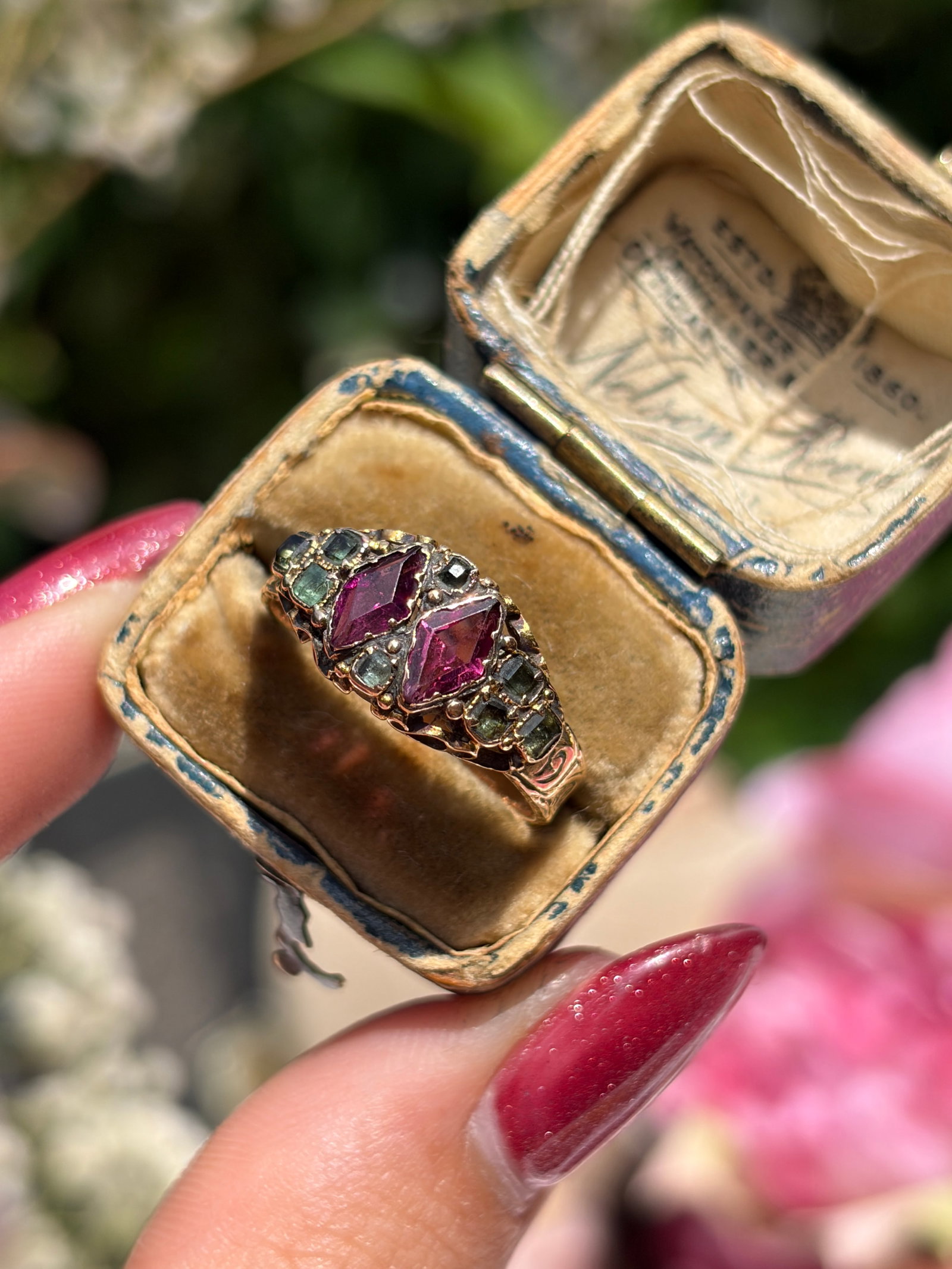 Antique Victorian Amethyst and Emerald Gold Ring - 2