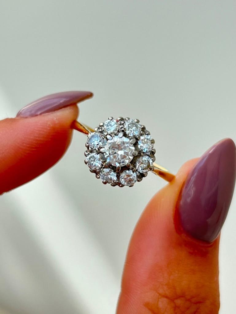 Chunky Antique 18ct Yellow Gold Diamond Cluster Ring - 3