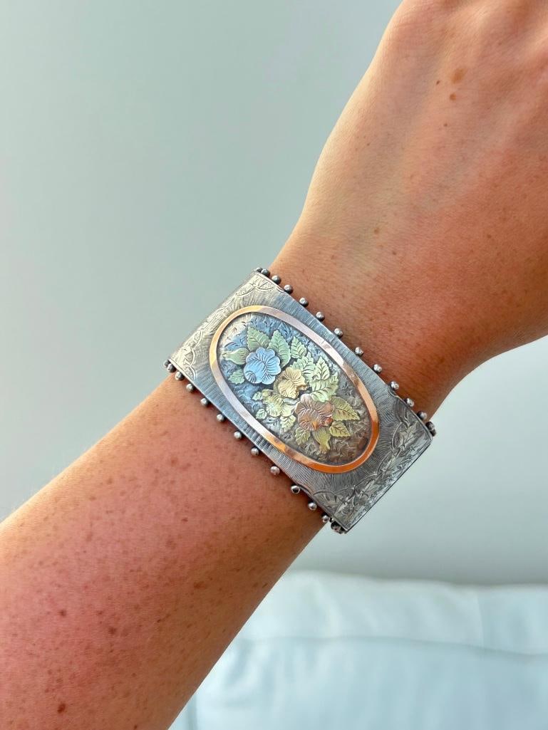 Antique wide silver bangle with gold overlay in fitted antique box - 4