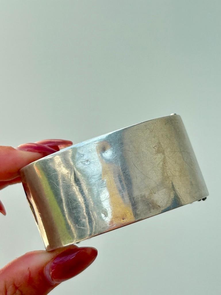 Antique wide silver bangle with gold overlay in fitted antique box - 5