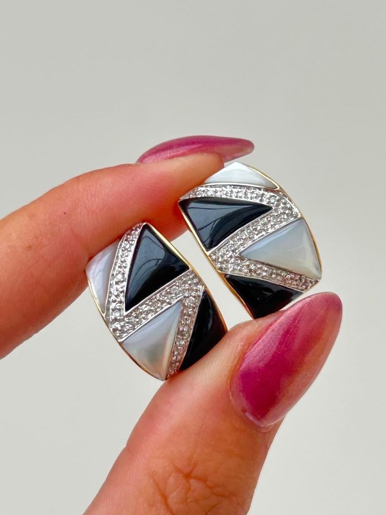 Incredible Vintage Onyx, mother of pearl and diamond 18ct Gold Earrings - 3