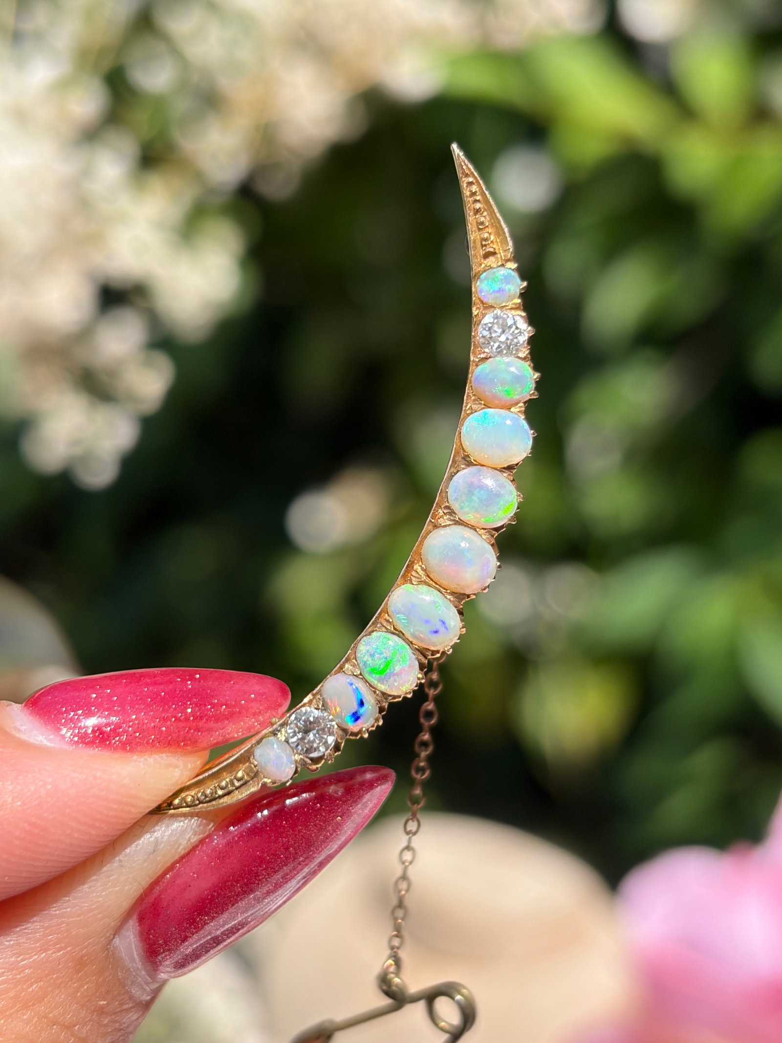 Antique Opal and Diamond Crescent Brooch in Gold - 3