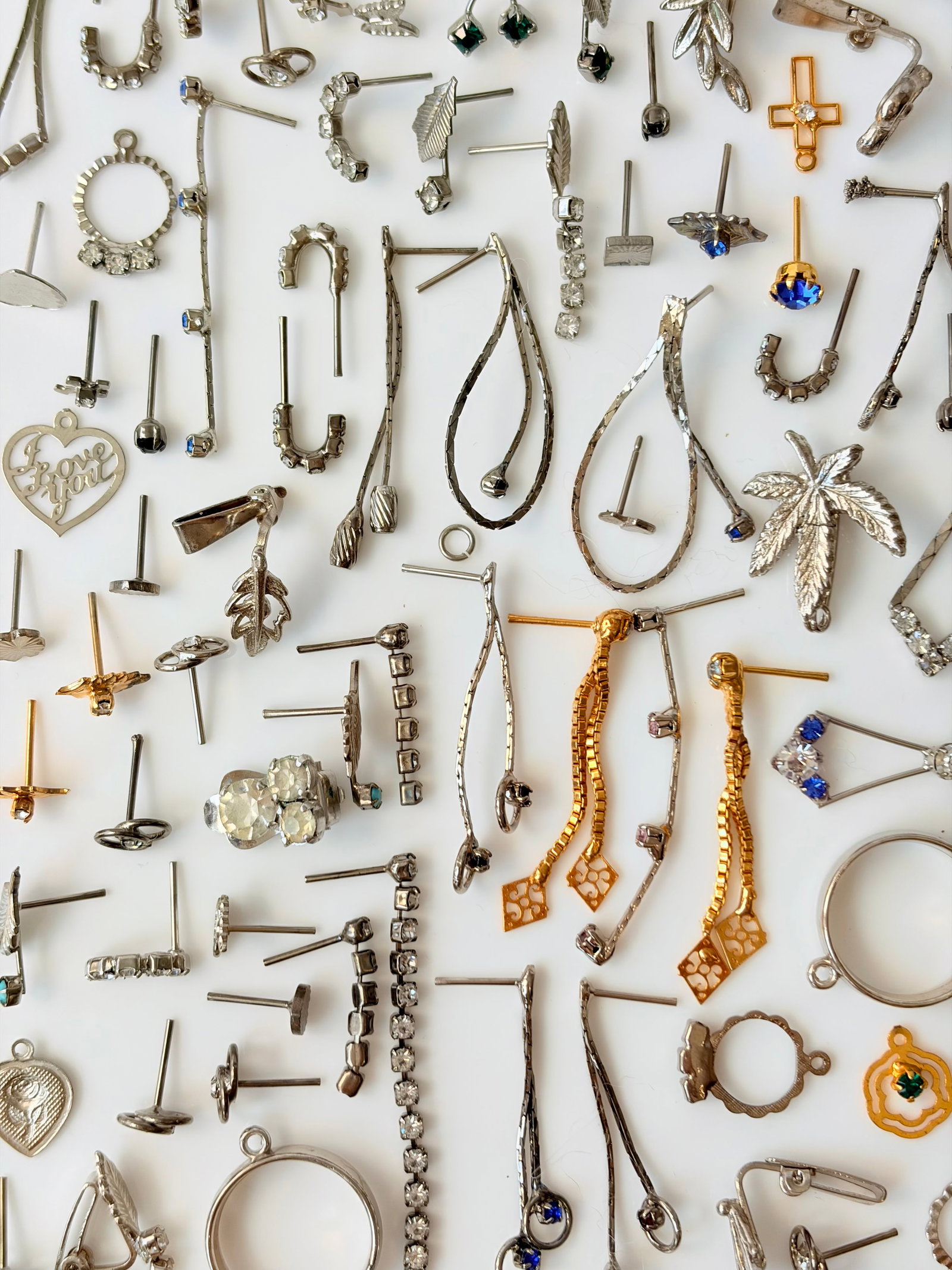 LARGE MIXED LOT - EARRINGS RING PINS ETC - 2