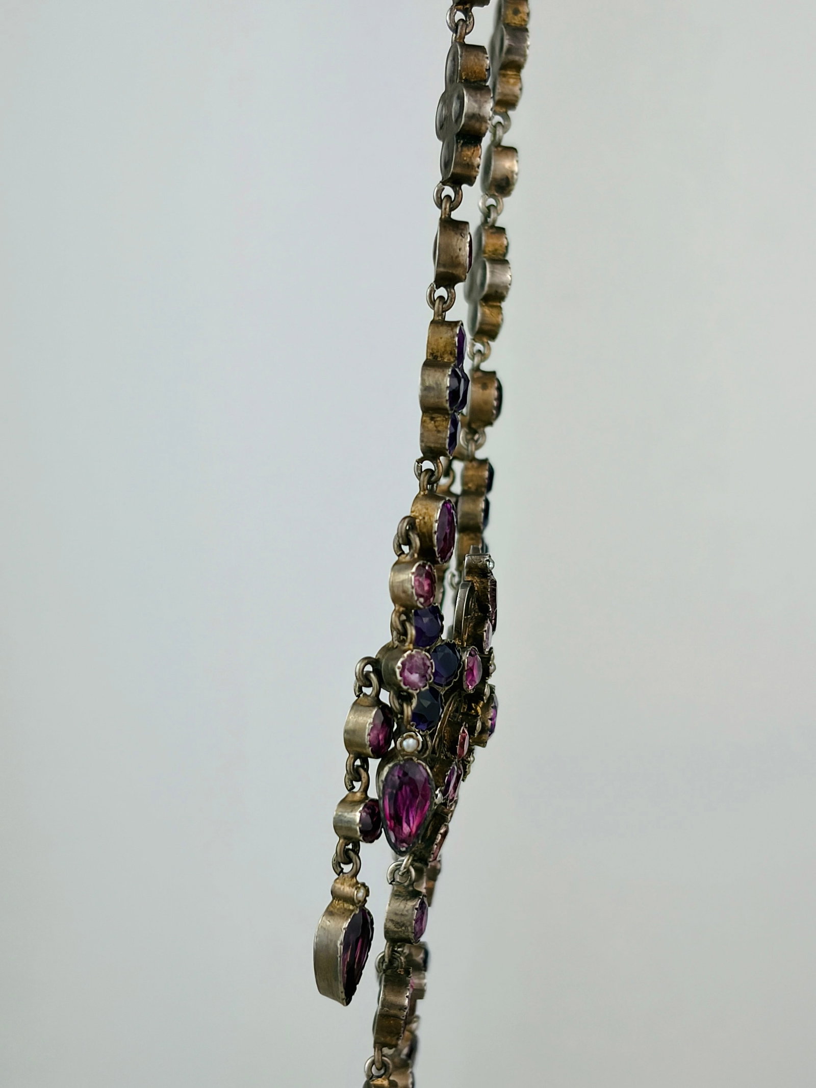 INCREDIBLE ANTIQUE PINK AND PURPLE PASTE NECKLACE IN SILVER - 2