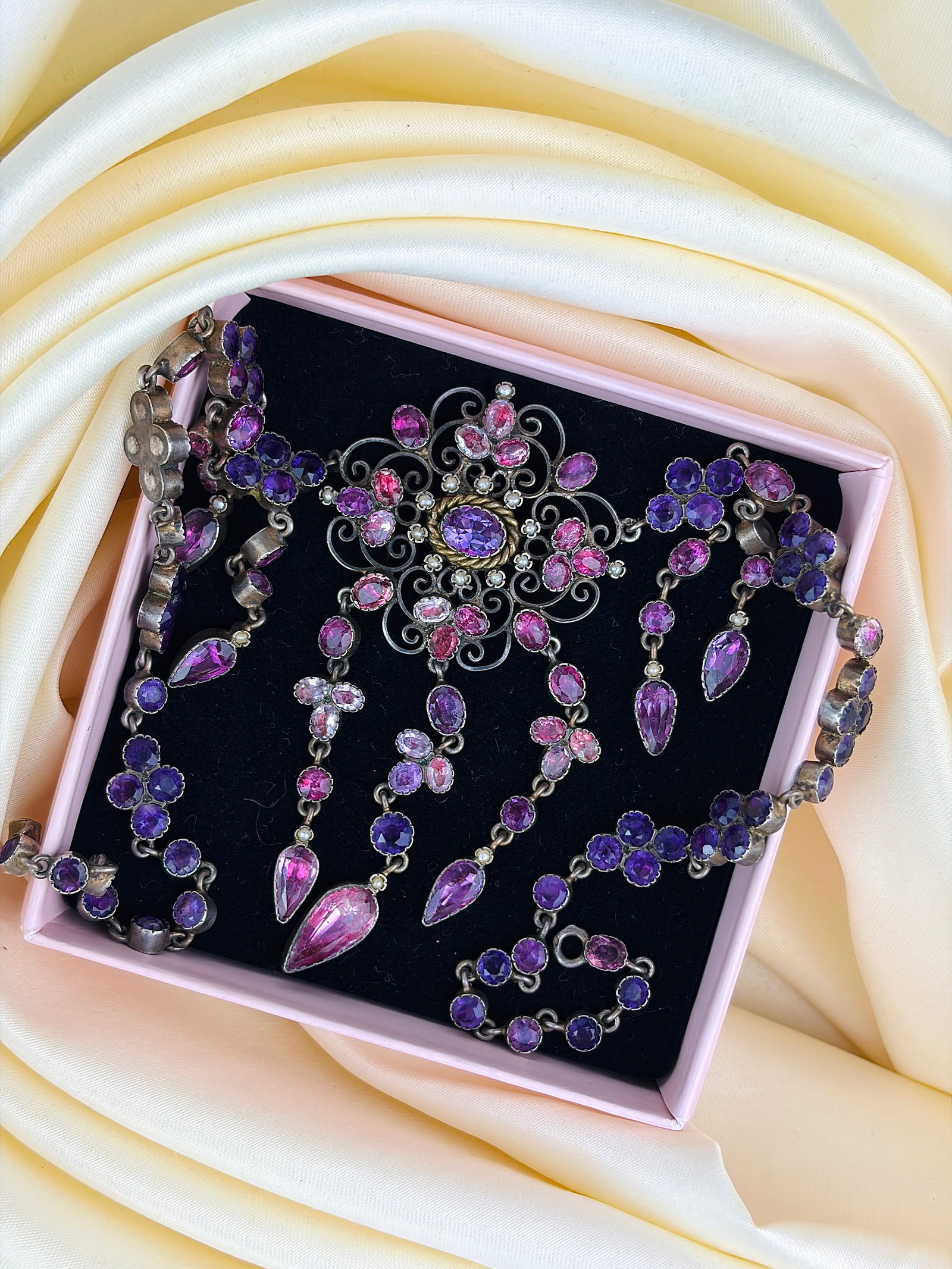INCREDIBLE ANTIQUE PINK AND PURPLE PASTE NECKLACE IN SILVER - 5