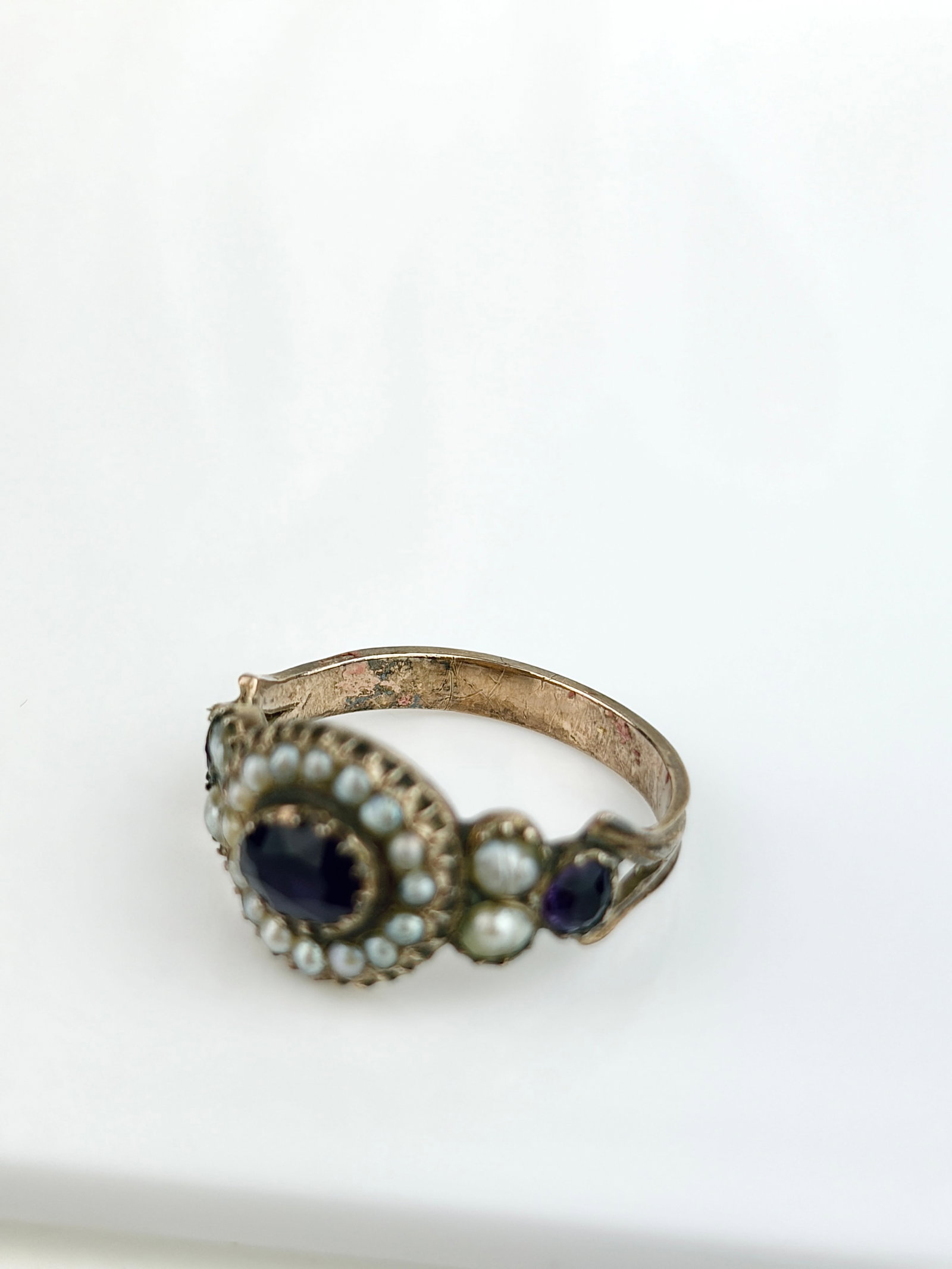 Antique Georgian Era Amethyst and Pearl Cluster Ring in Gold - 4