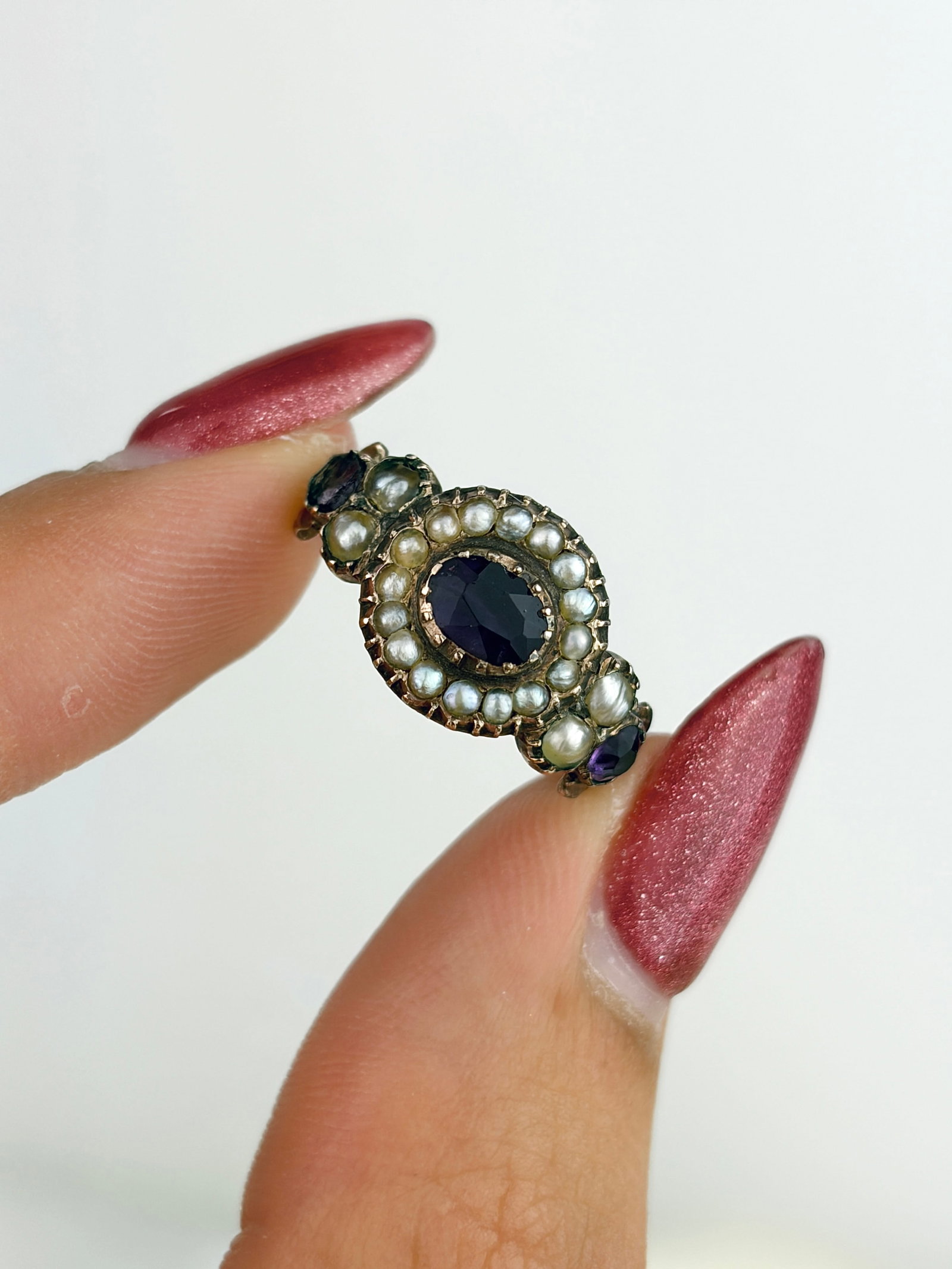 Antique Georgian Era Amethyst and Pearl Cluster Ring in Gold - 5