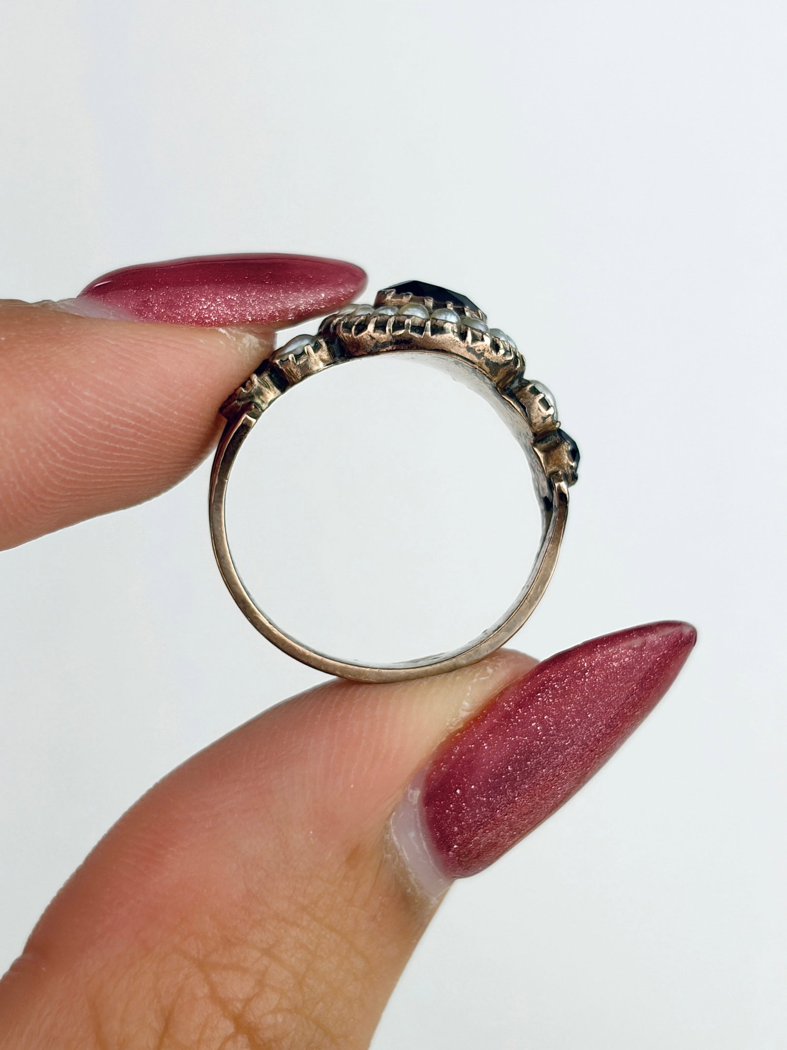 Antique Georgian Era Amethyst and Pearl Cluster Ring in Gold - 6