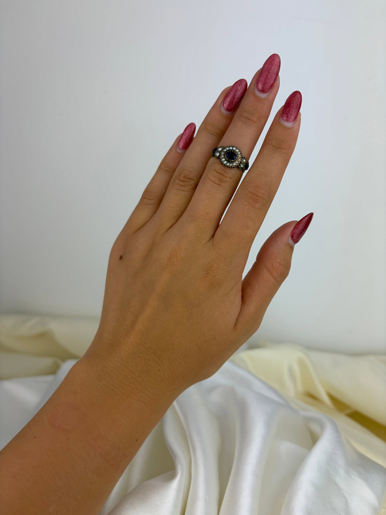 Antique Georgian Era Amethyst and Pearl Cluster Ring in Gold - 7