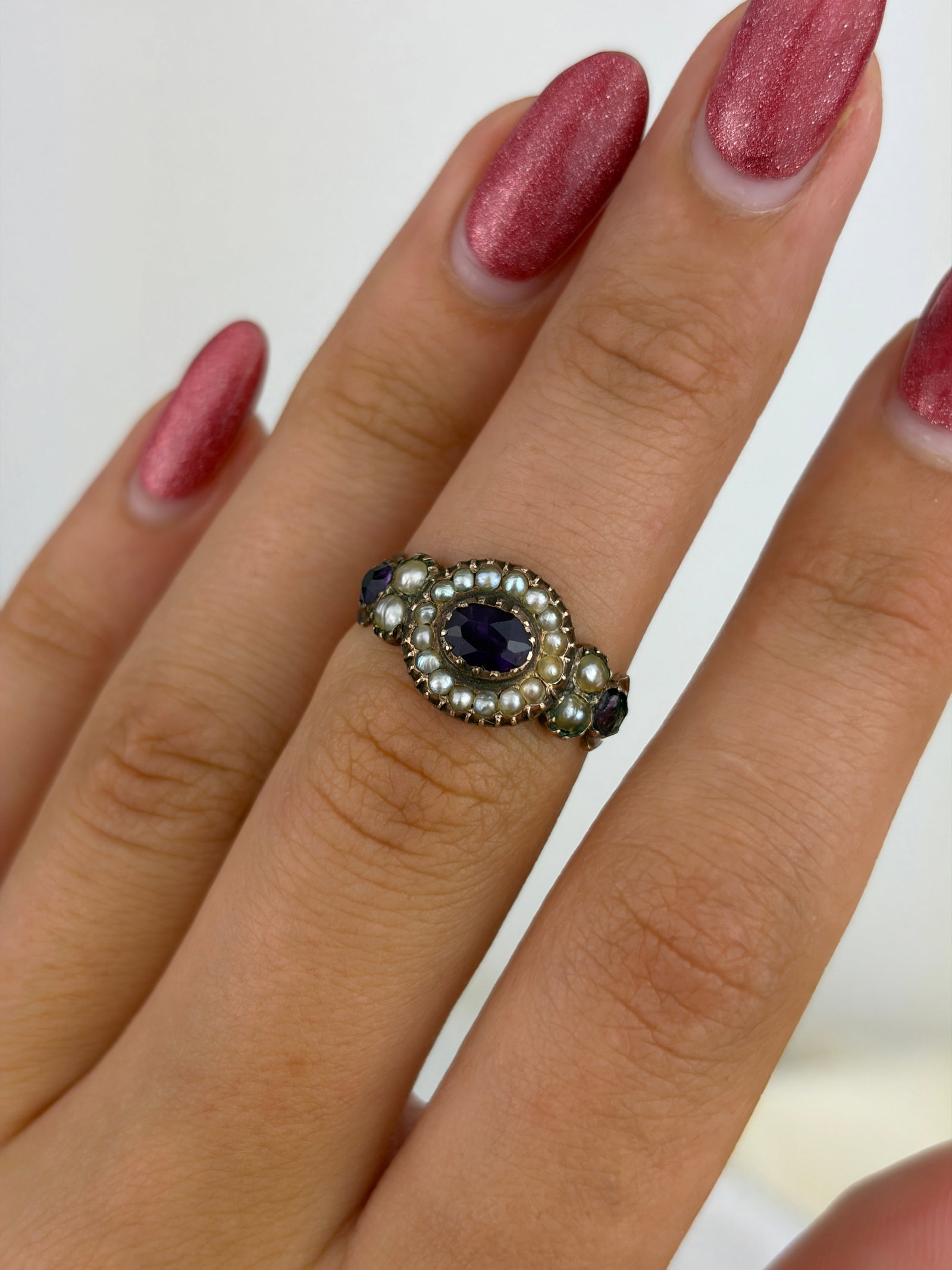 Antique Georgian Era Amethyst and Pearl Cluster Ring in Gold - 8