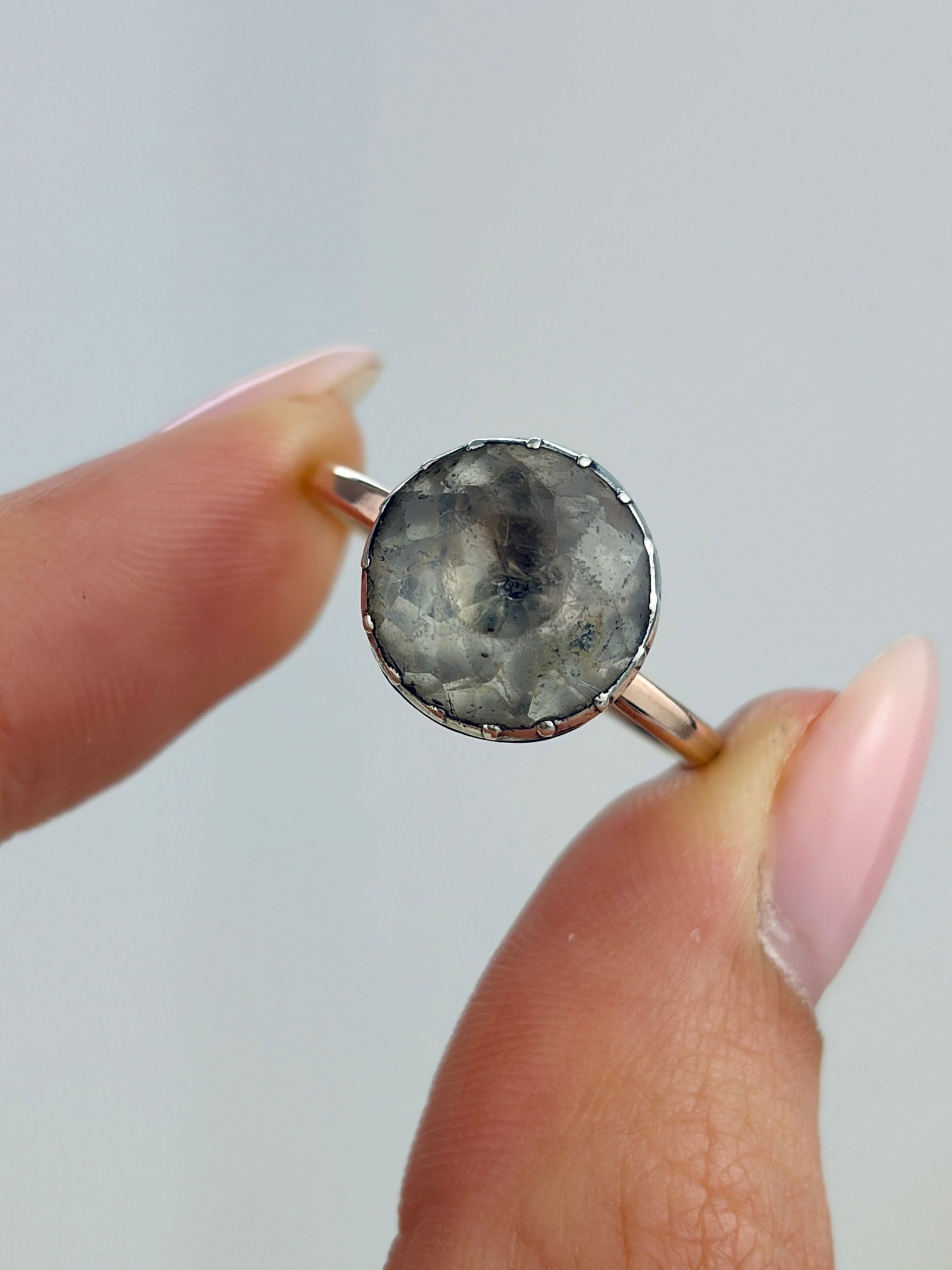 ANTIQUE GEORGIAN ERA PASTE SOLITAIRE RING IN 9CT GOLD - 4
