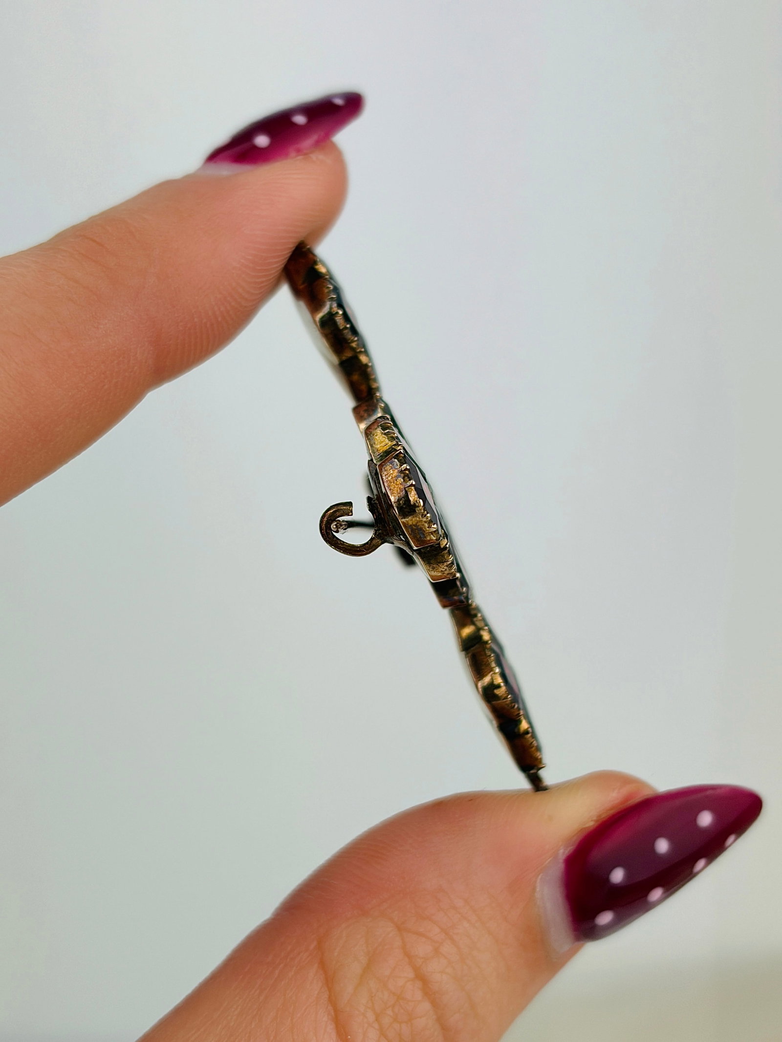 LARGE ANTIQUE GEORGIAN ERA FLAT CUT GARNET CROSS BROOCH in GOLD - 2