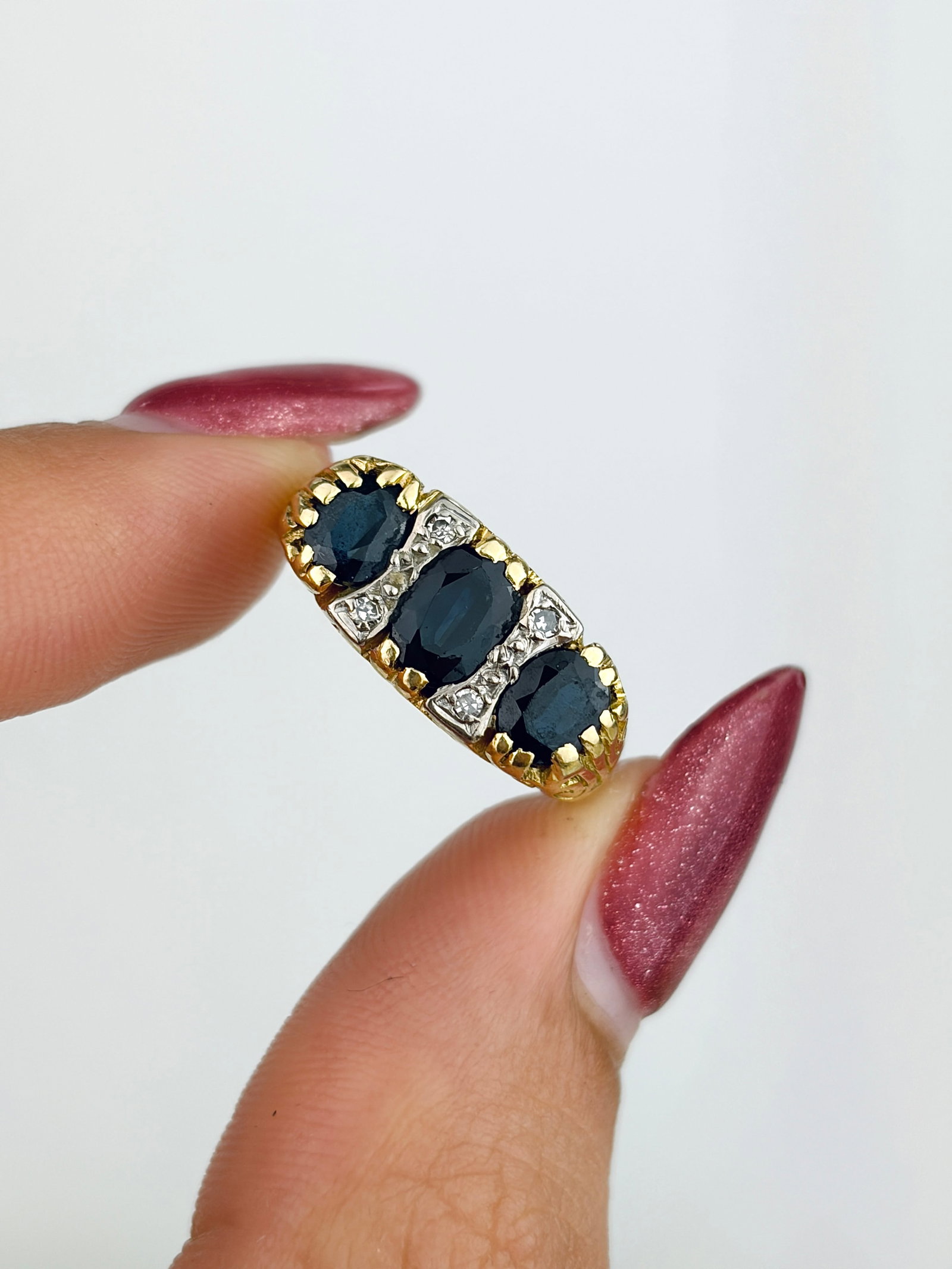Antique Chunky Sapphire and Diamond Scroll Set Ring in 18ct Yellow Gold - 5