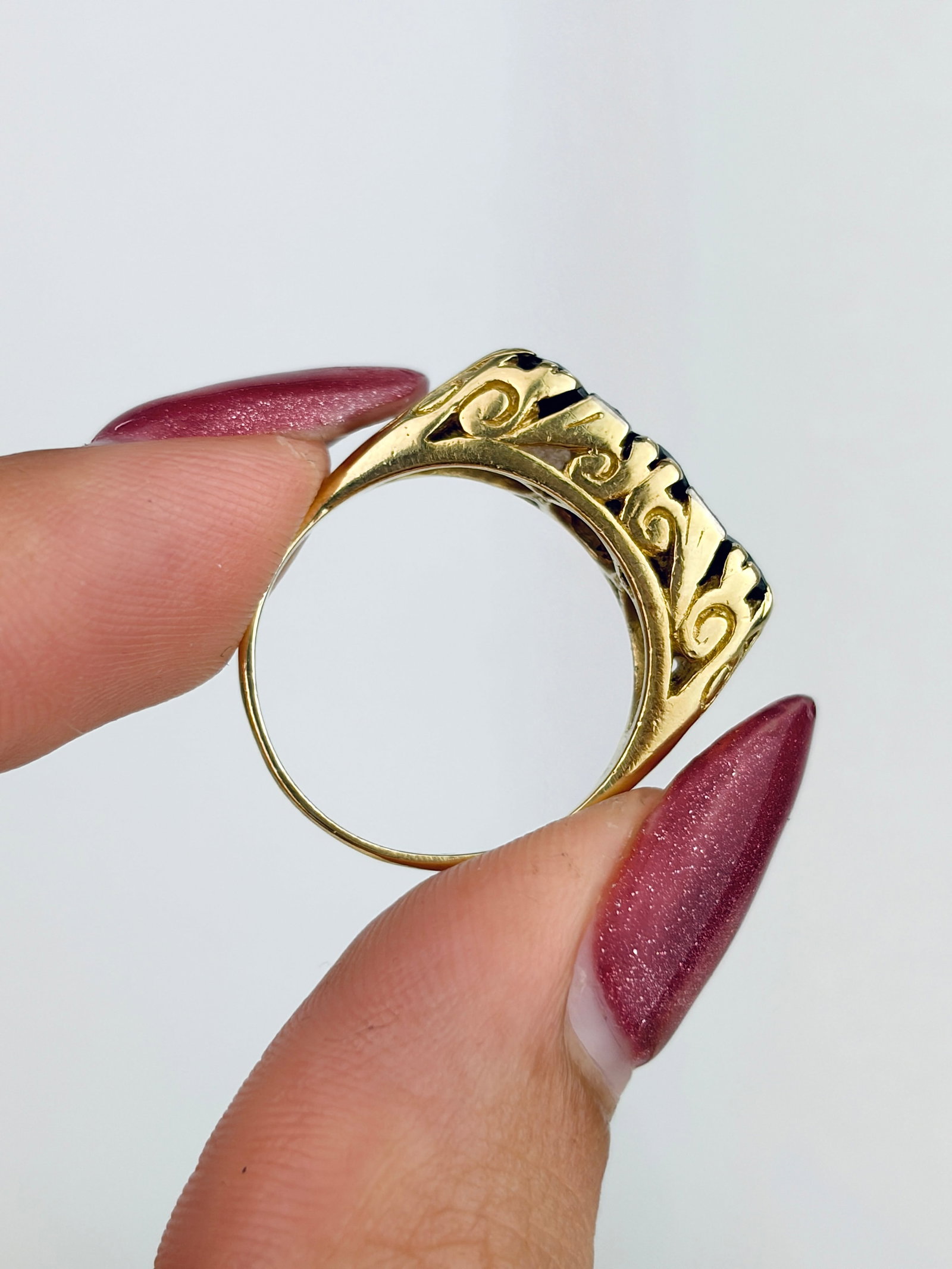 Antique Chunky Sapphire and Diamond Scroll Set Ring in 18ct Yellow Gold - 6