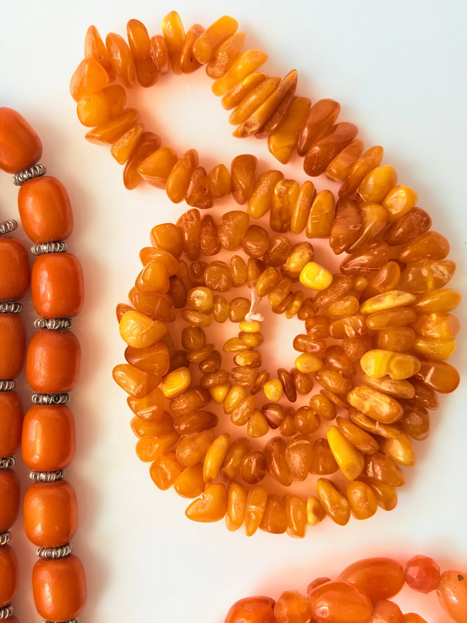 MIXED LOT- AMBER/BAKELITE NECKLACES - 2