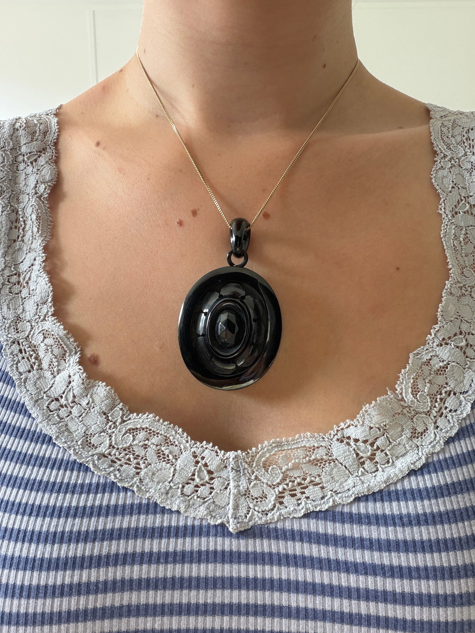 ANTIQUE VICTORIAN WHITBY JET LARGE LOCKET BACK PENDANT - 2