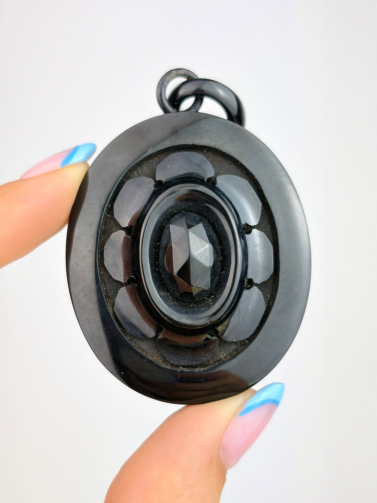 ANTIQUE VICTORIAN WHITBY JET LARGE LOCKET BACK PENDANT - 3