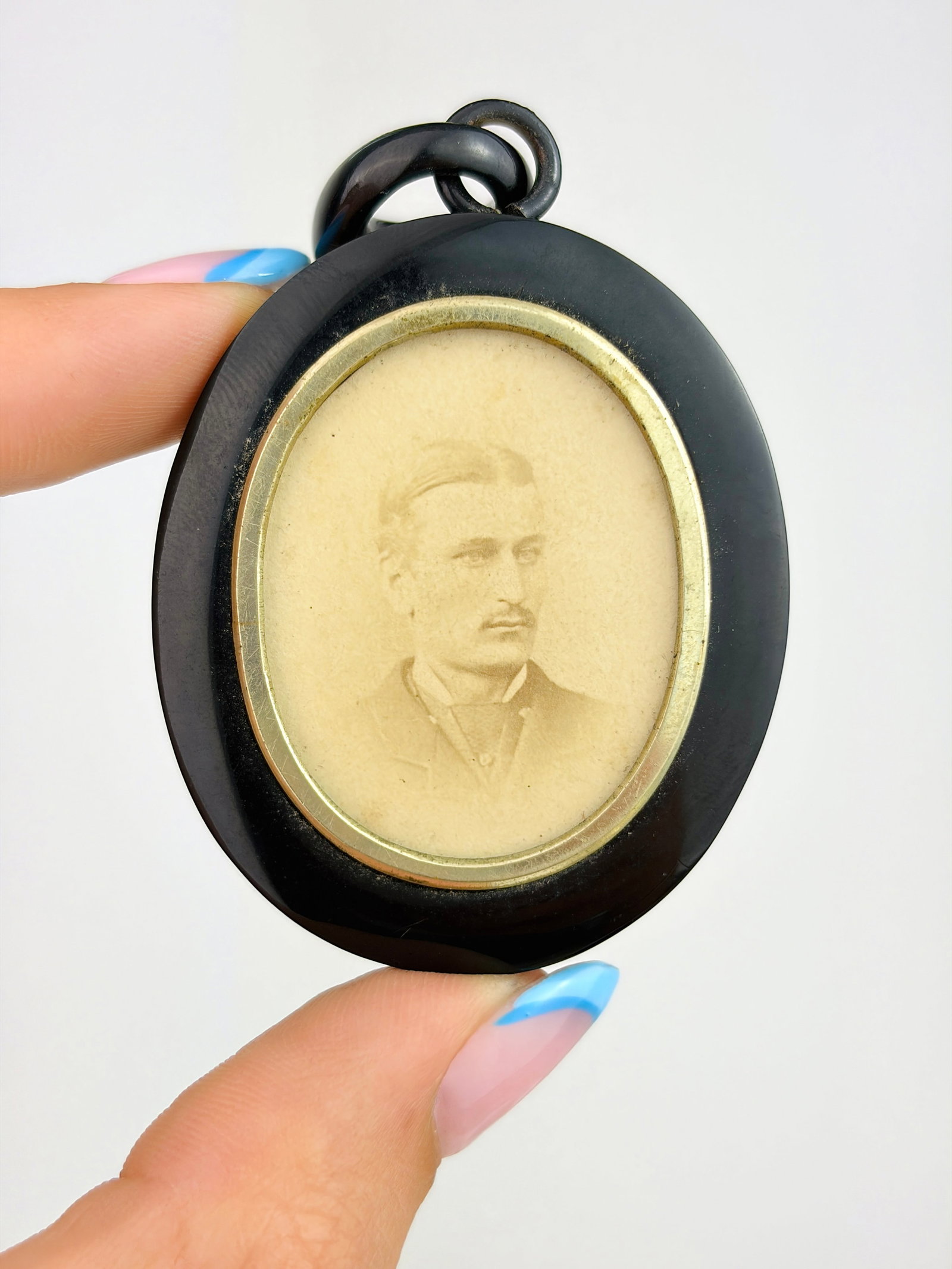 ANTIQUE VICTORIAN WHITBY JET LARGE LOCKET BACK PENDANT - 5