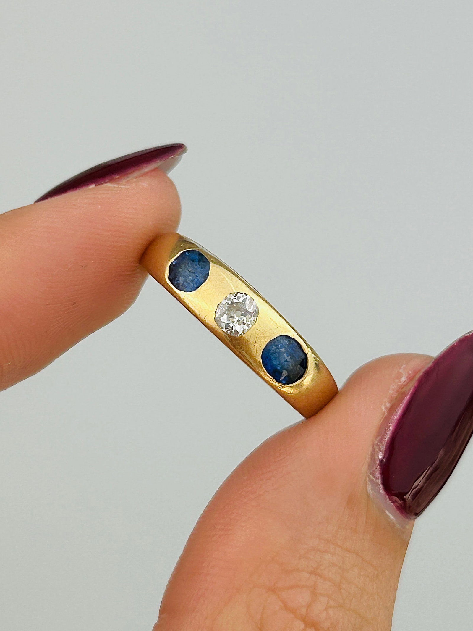 Antique 18ct Yellow Gold Sapphire and Diamond 3 Stone Ring - 5