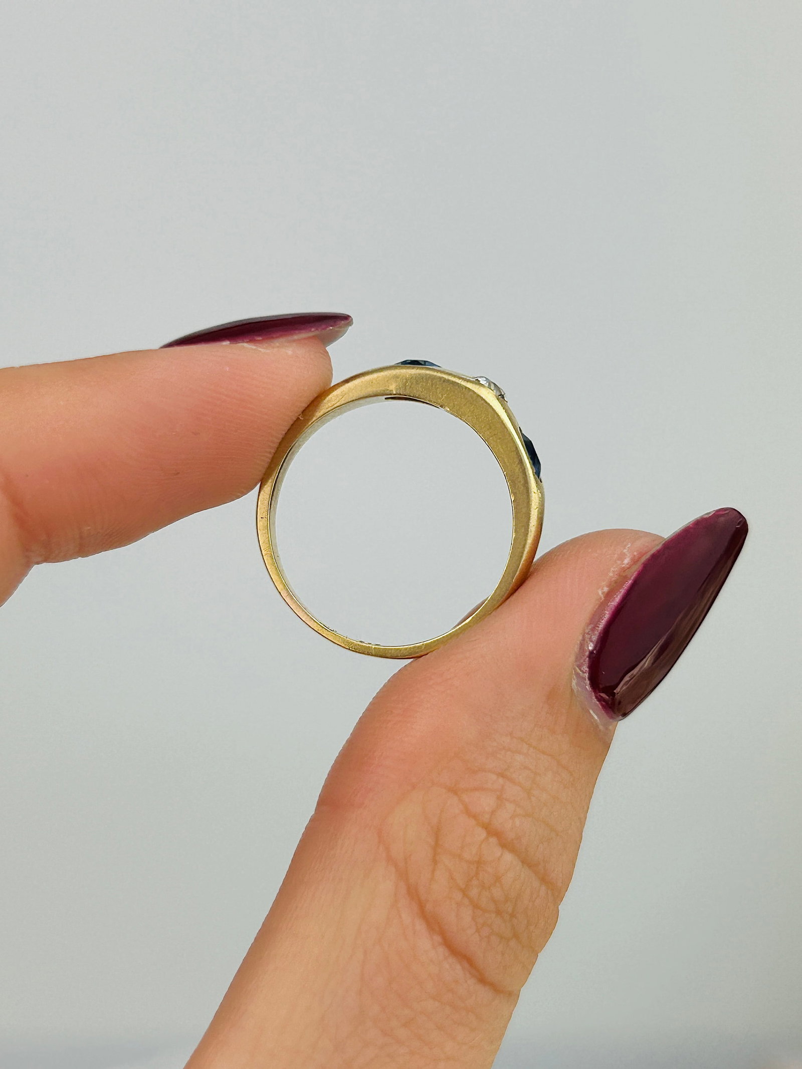 Antique 18ct Yellow Gold Sapphire and Diamond 3 Stone Ring - 6