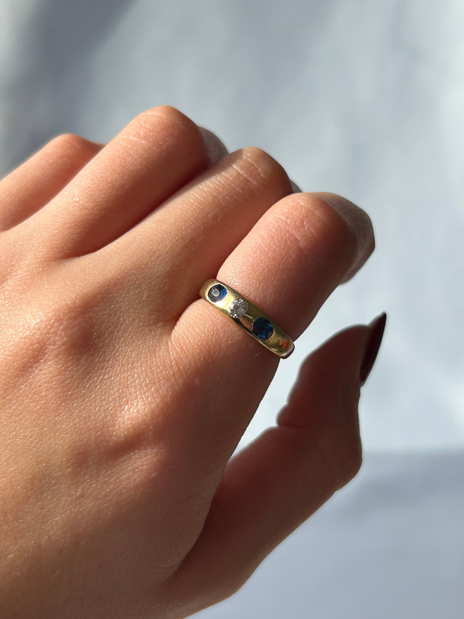 Antique 18ct Yellow Gold Sapphire and Diamond 3 Stone Ring - 9
