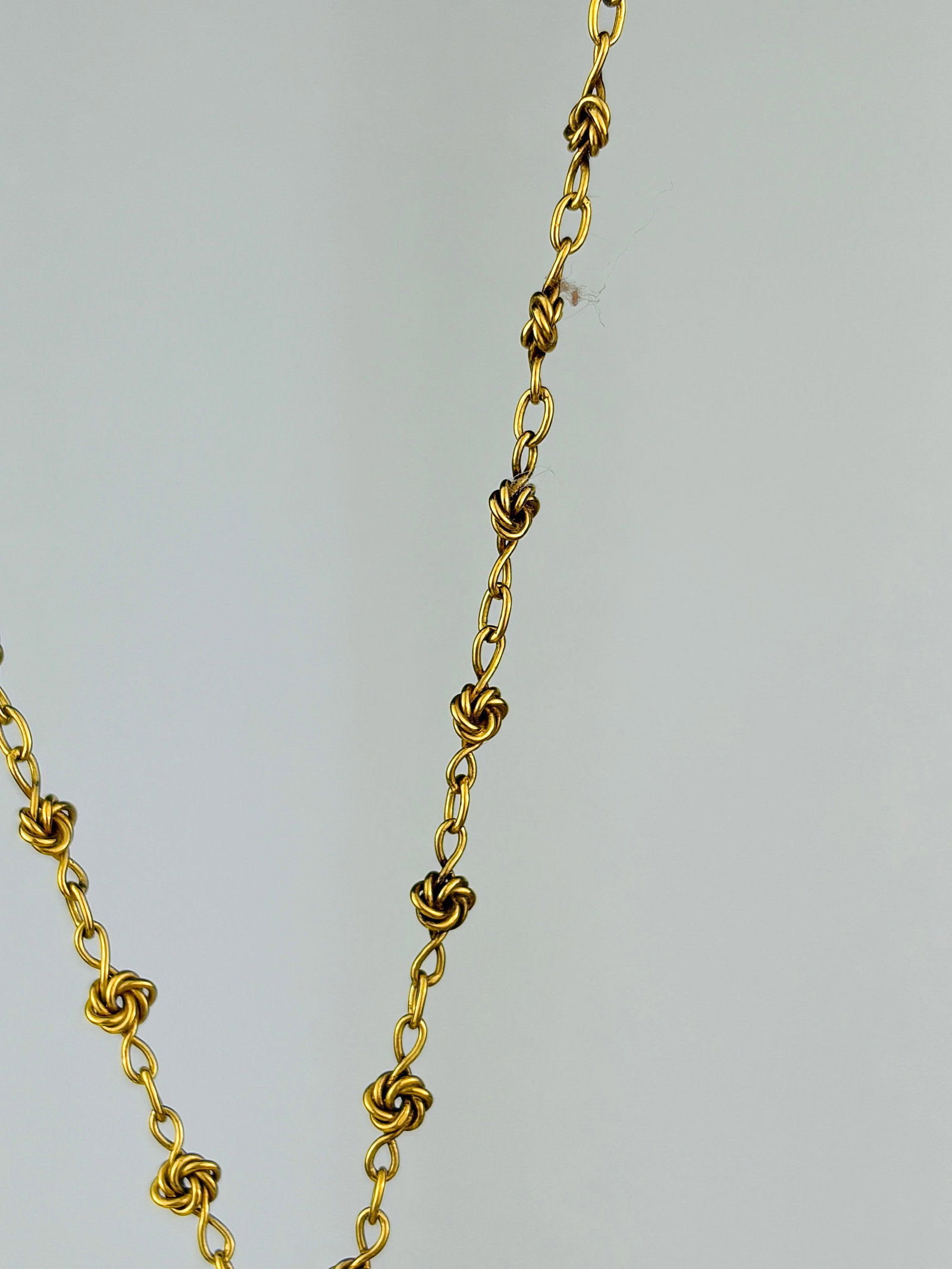 Antique 15ct Yellow Gold Peridot and Pearl Pendant on Chain in Antique Box - 3