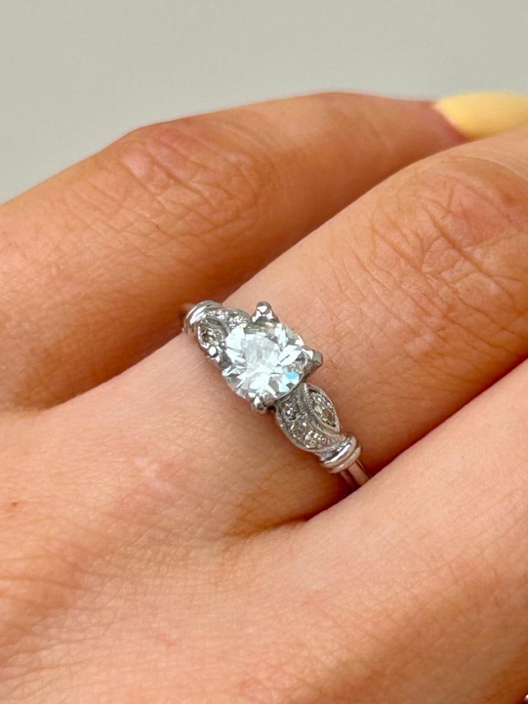 Wonderful 14ct White Gold Diamond Solitaire Ring - 3