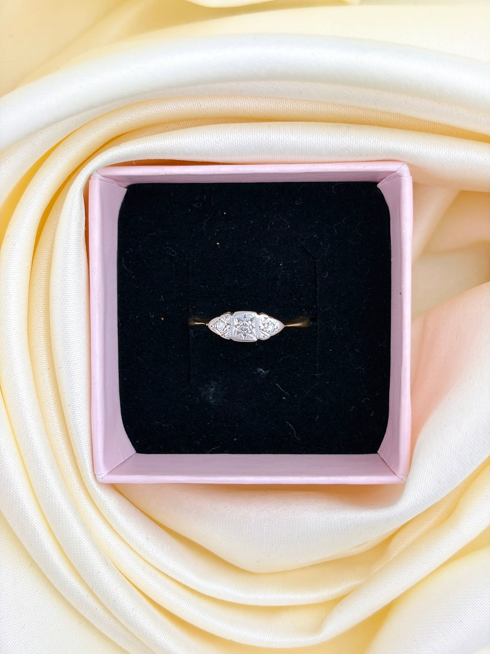 ANTIQUE ART DECO 18CT GOLD AND PLATINUM DIAMOND 3 STONE RING - 9