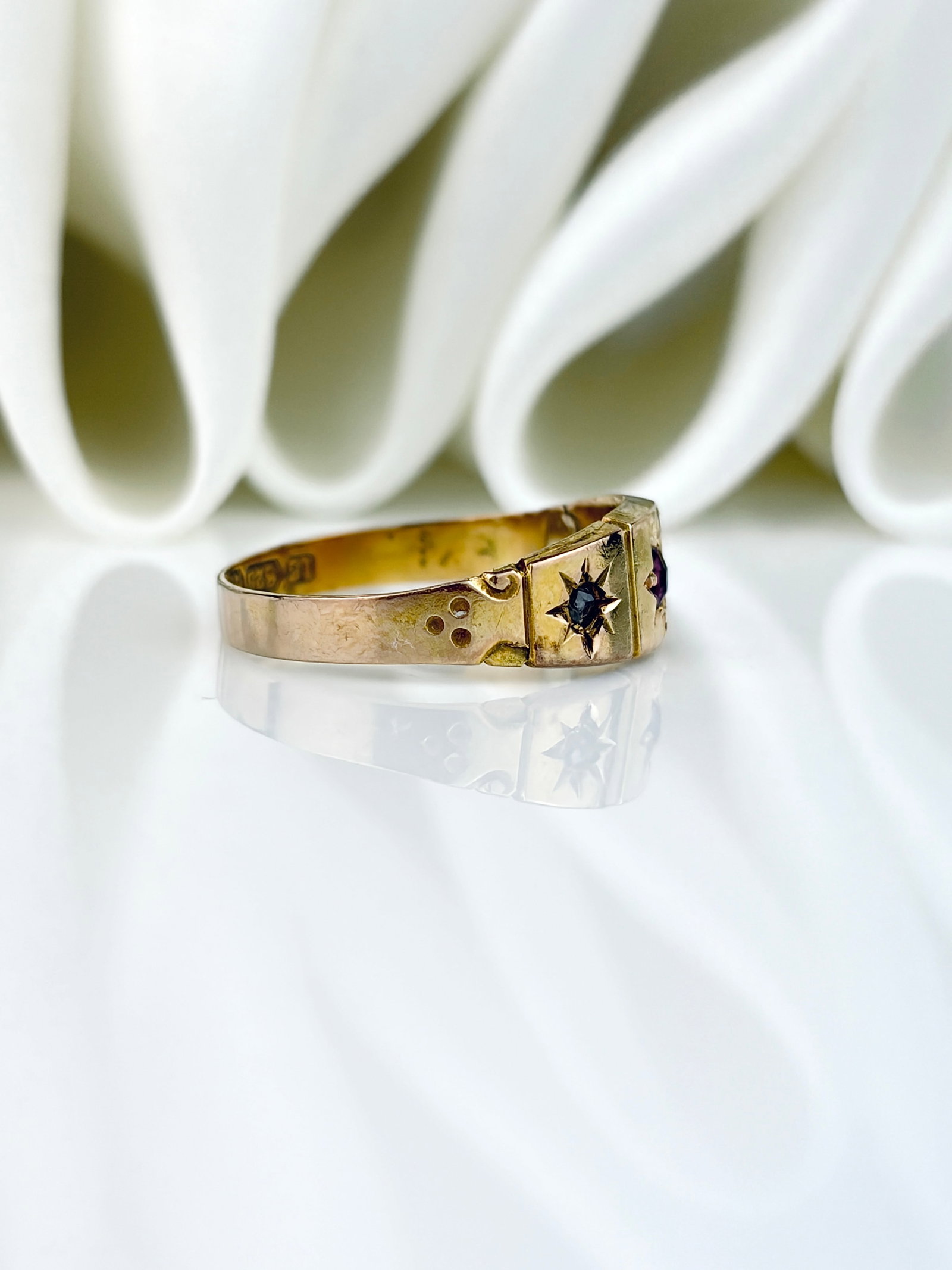 Antique Victorian c.1892 15ct Yellow Gold Ruby and Diamond 3 Stone Star Ring - 2
