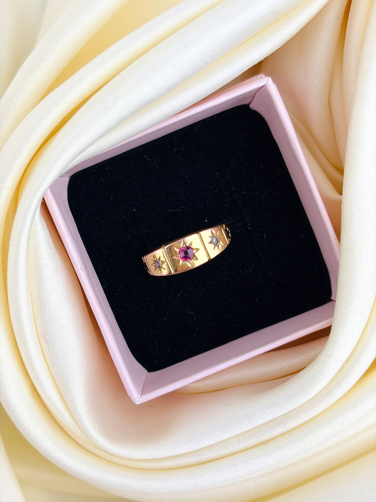 Antique Victorian c.1892 15ct Yellow Gold Ruby and Diamond 3 Stone Star Ring - 9
