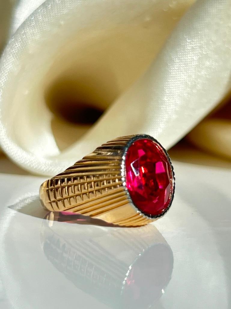 Large Synthetic Ruby Heavy 18ct Yellow Gold Signet Ring - 2