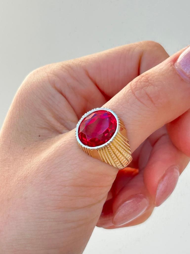 Large Synthetic Ruby Heavy 18ct Yellow Gold Signet Ring - 3