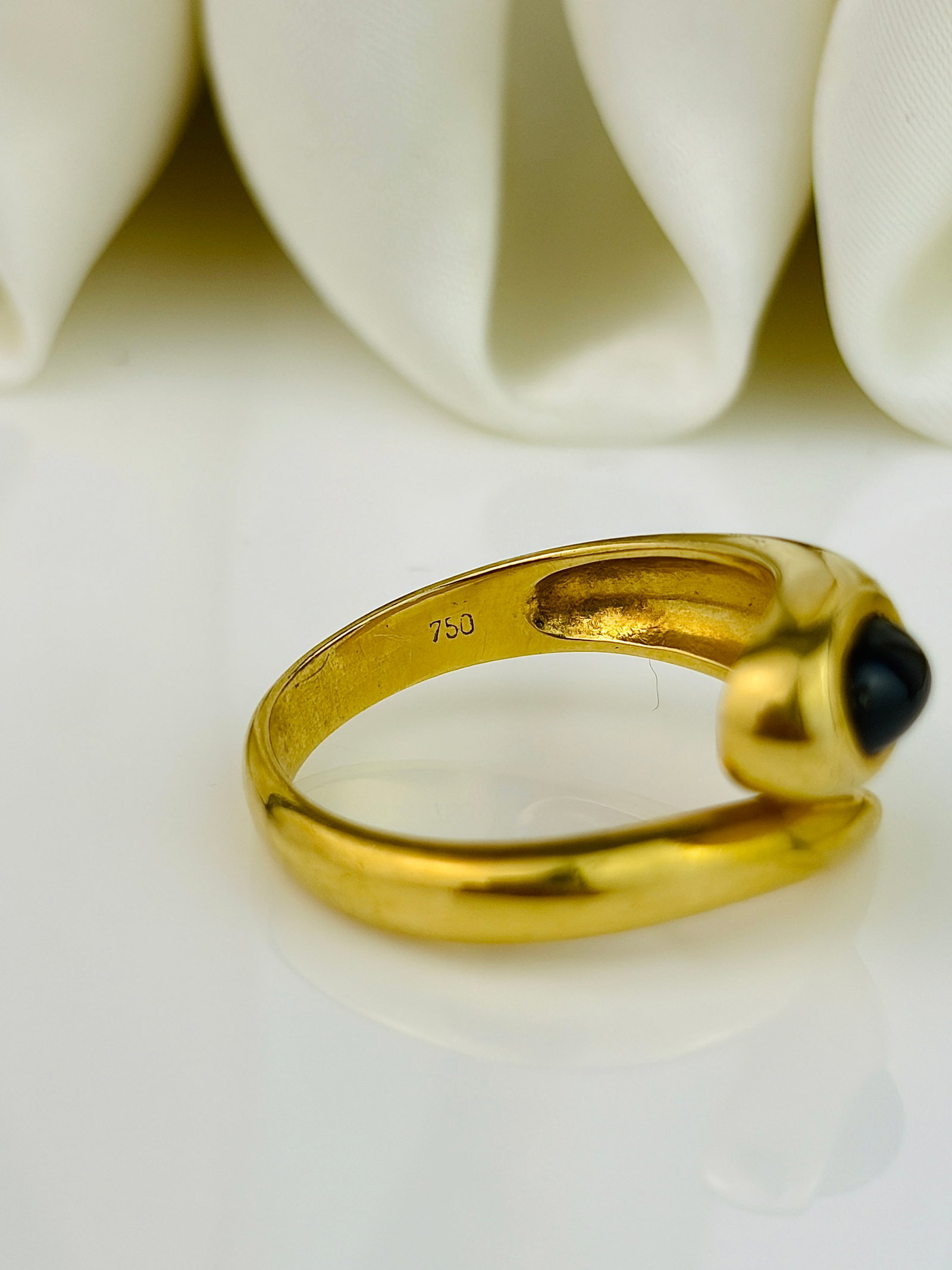 Vintage 18ct Yellow Gold Sapphire and Diamond Wrapped Snake Ring - 4