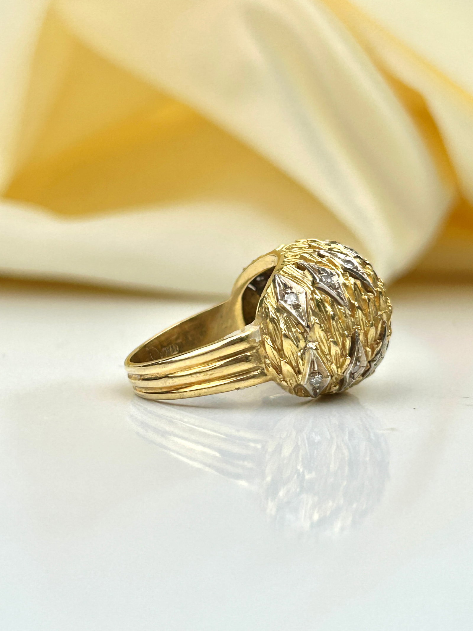 Amazing 18ct yellow gold and diamond designer bombe ring in box - 5